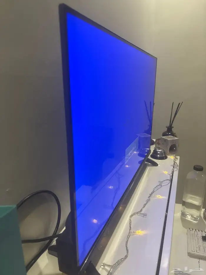 شاشه مع اغراضه و الريموت حقه 1