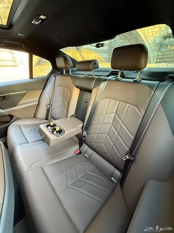 بي ام دبليو 520i 14