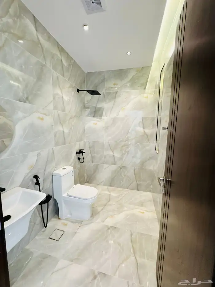 فيلا روف للبيع تبوك حي الاخضر بتبوك خلف جامع المهاجرين 23