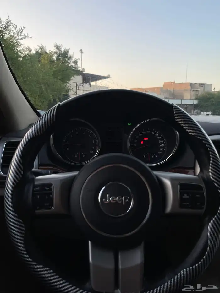 Jeep Grand Cherokee 2011 full option 12