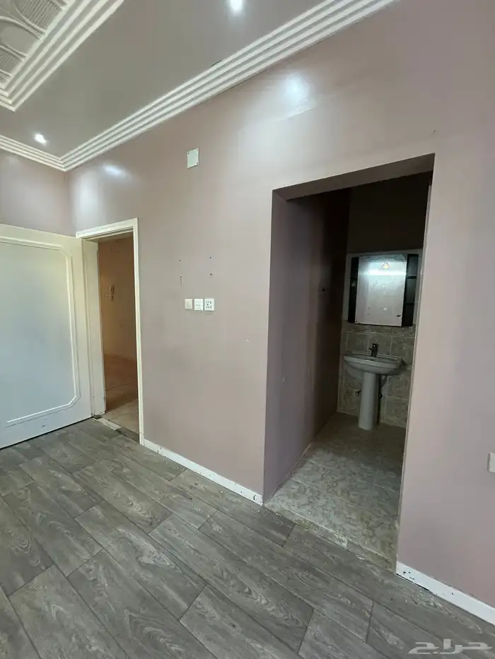 للإيجار دور في فيلا حي الملك فيصل 5