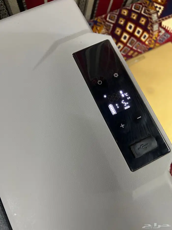 ثلاجة سيارة شحن متنقلة 30 لتر مع شاحن 2