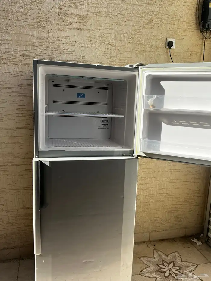 للبيع ثلاجه هيتاشي كبيره للبيع 1