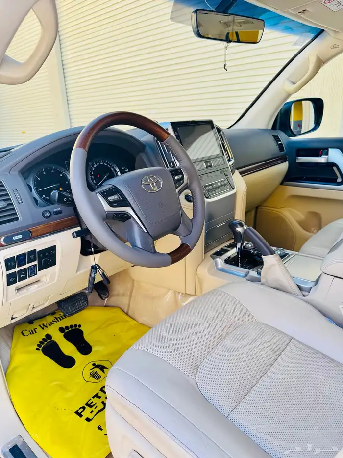 لاندكروزر vxr 2017رقم 1 7