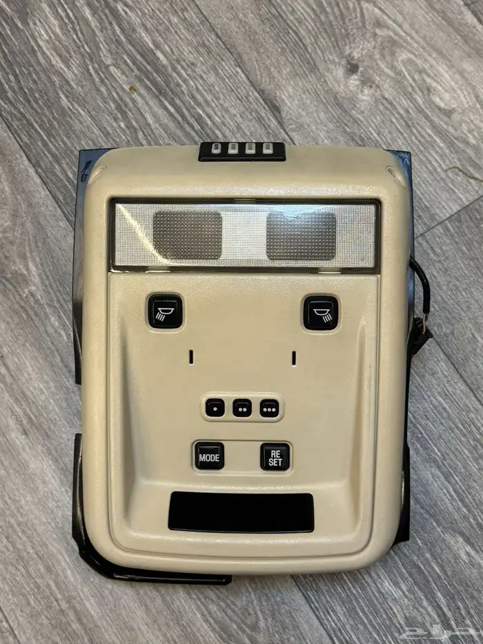 كانسول لنكون تاون كار من موديل 2003الى 2011 4