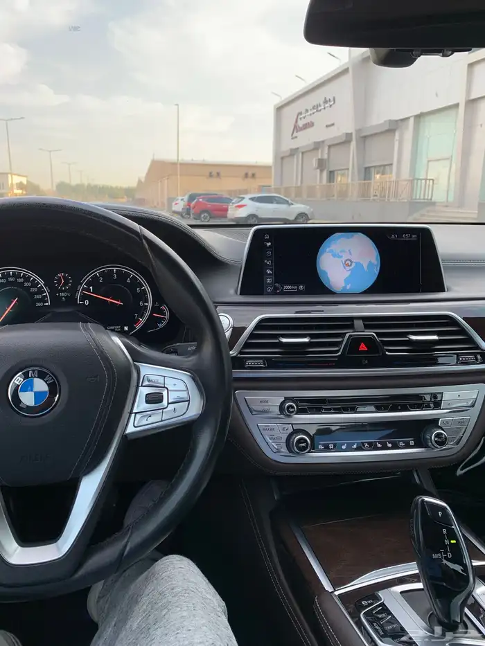 للبيع بي ام 740 Li يوسف ناغي 2016 40