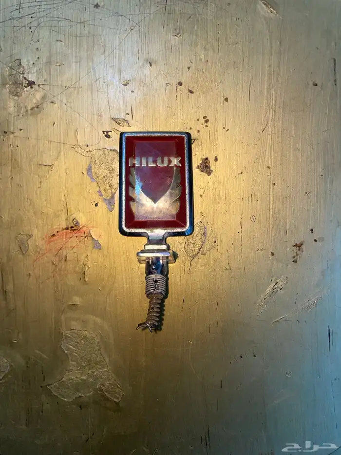 علامة كبوت هايلكس نادرة 2