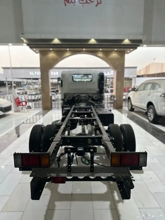 دينا ايسوزو 6 طن NQR75L شاسيه قصير 5.67م -2025 2