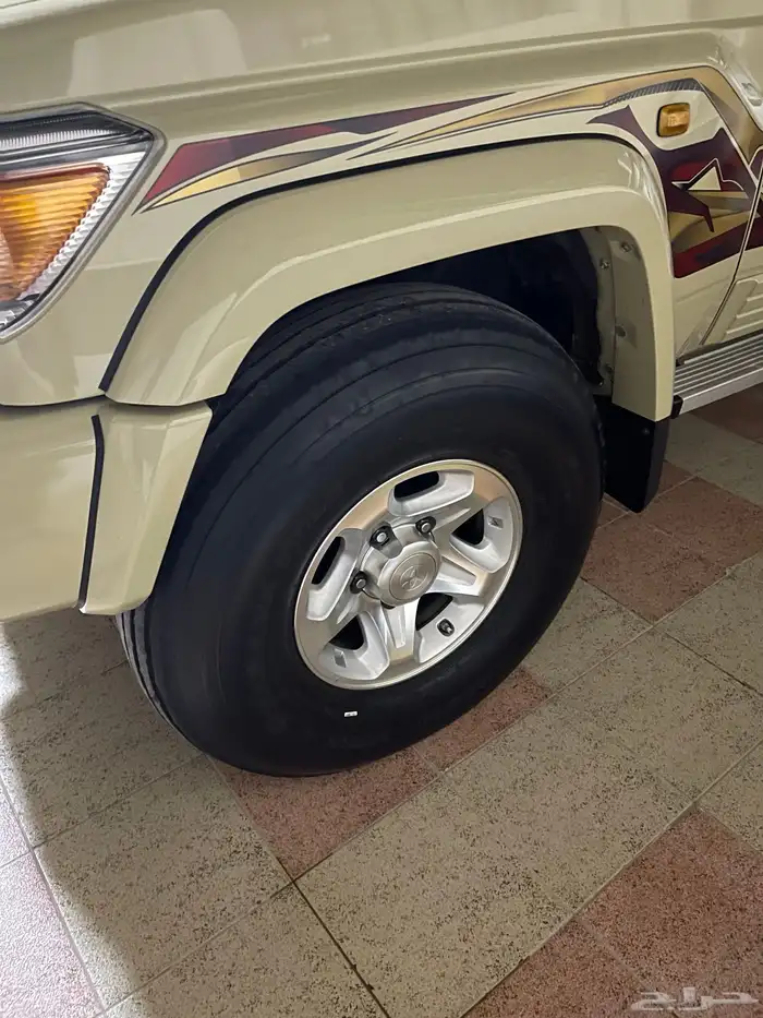 للبيع طقم اخو الجديد بالون صحاري اسعر1500 1