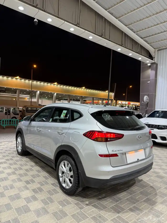 للبيع هونداي توسان موديل 2020 3