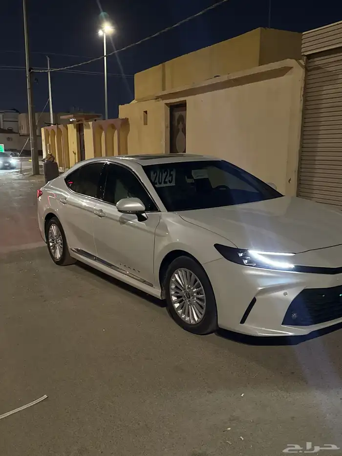 كامري ال اي لون ابيض لتقبل الكامري باقي من قصدها 143الف 3