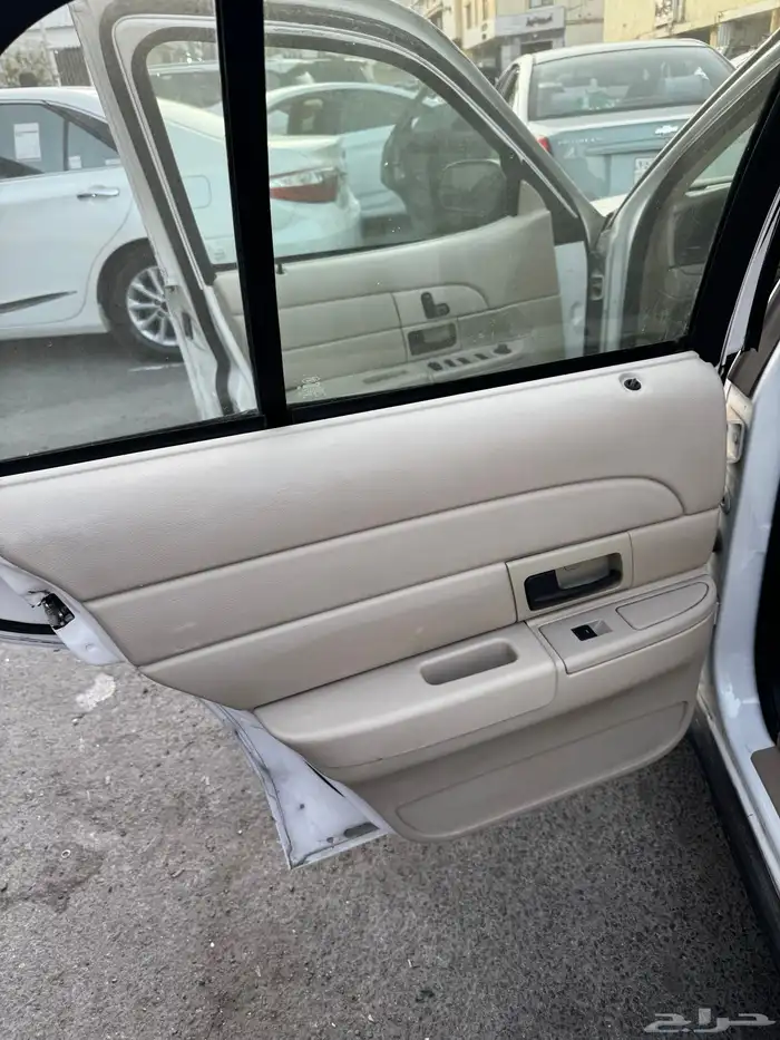 فورد حكومي 2010 عرض لمدة ثلاث أيام ب15000 8