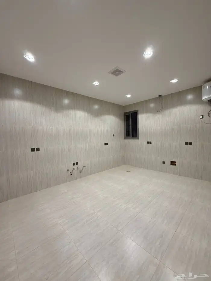 للبيع شقه ارضيه ببايكة سيارة حي المصيف مقابل نادي ضمك 10