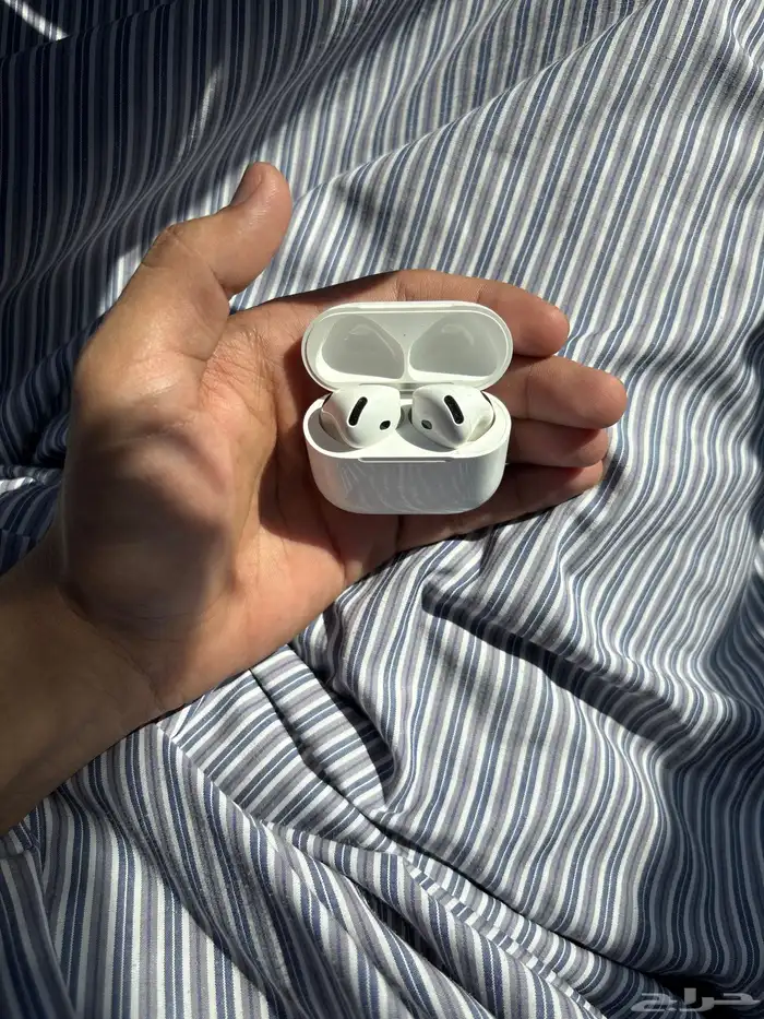 اير بودز4 اصليه مع كرتونها شريتها من جرير 2