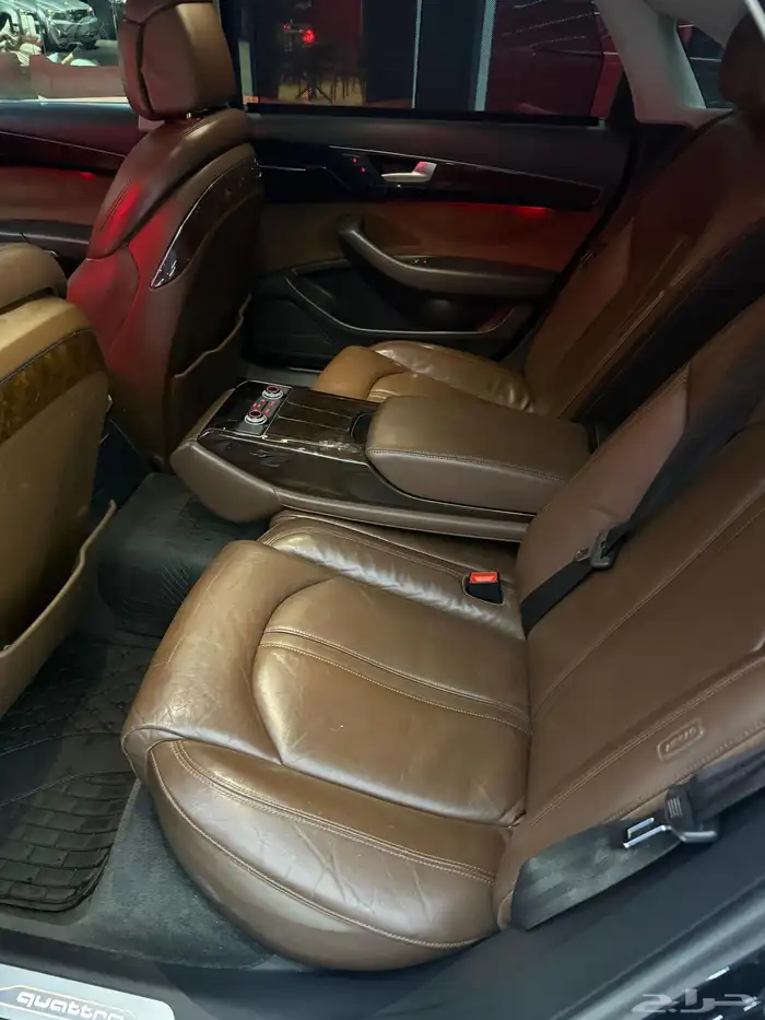 للبيع اودي A8موديل 2016اللون اسود قمه في النطافه 1