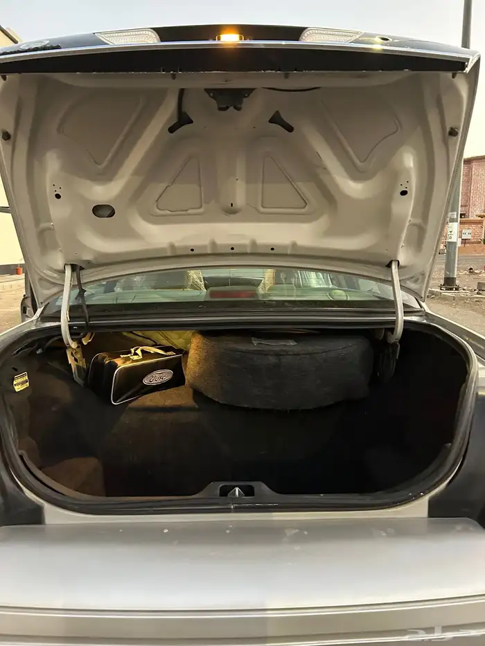 فورد فكتوريا 2009 مخزن ممشى قليل 9