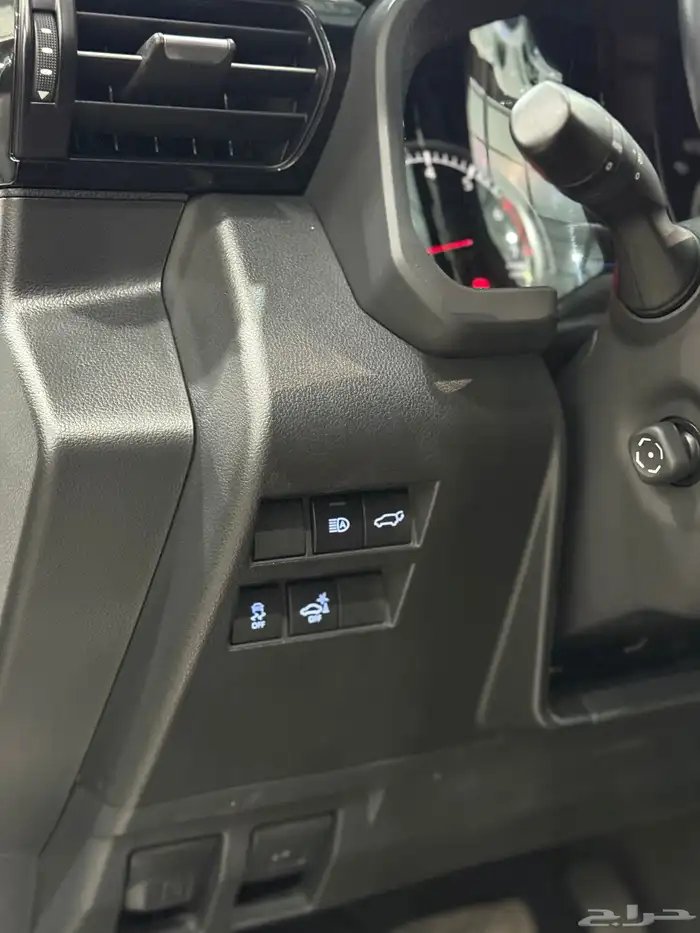 تويوتا لاندكروزر 2023 VX.R بنزين عداد 71 الف فقط 16