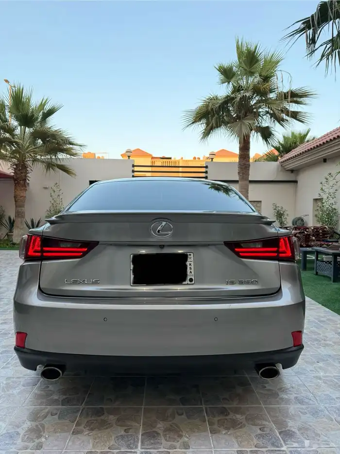 لكزس is350 2015 8