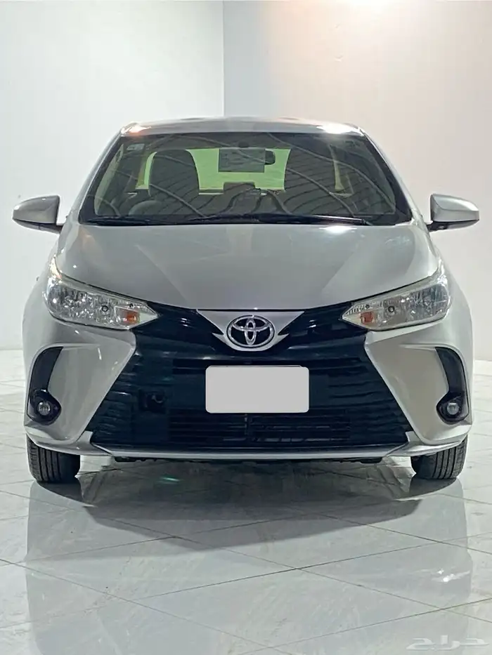 تويوتا يارس 2022 1