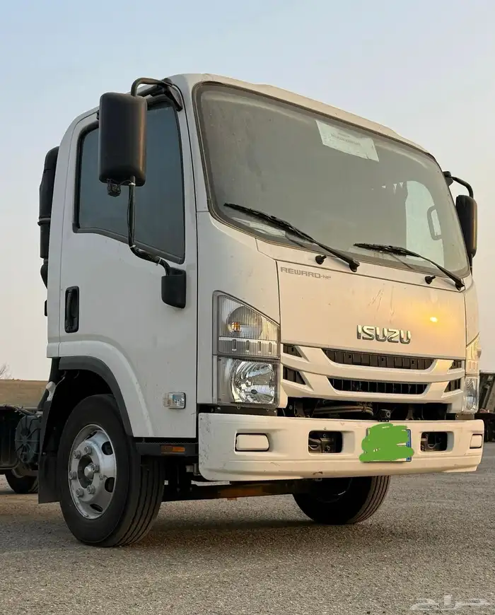 دينا ايسوزو 5 متر للبيع شبة اصفااار مخزنة 1