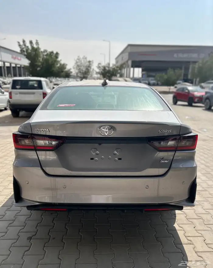 تويوتا   يارس لمتدد 2026 بنزين فضي 59800 شامل الضريبة 3