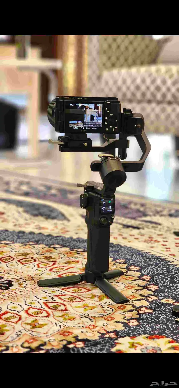 كاميرا سوني ZV-e10 مع عدسه تامرون 17-70 2.8f (مستعجل) 0