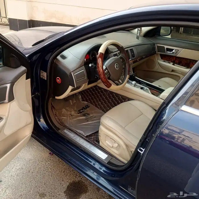 سيارة جاكوار 2011 شرط نظيفه 2