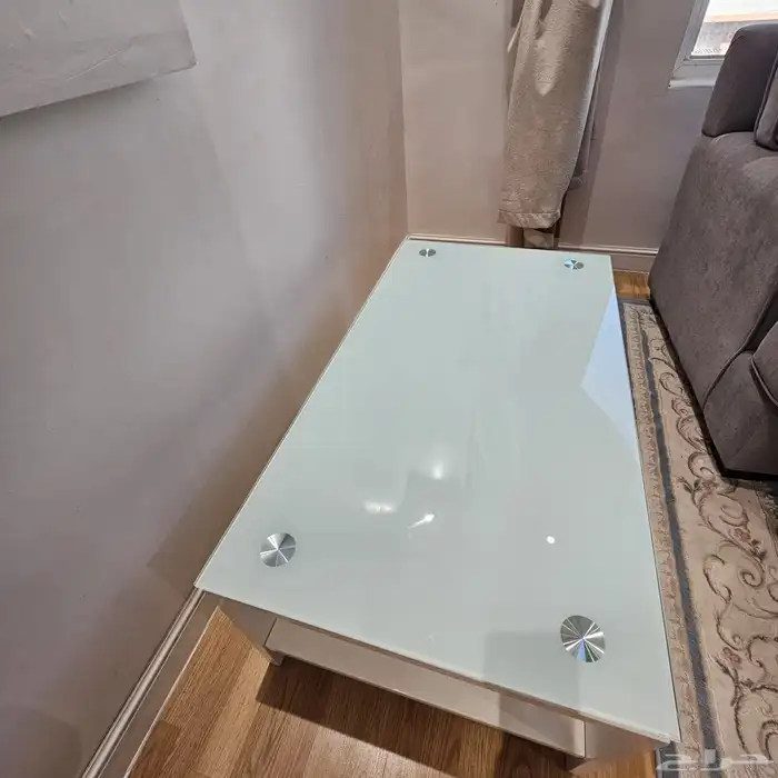 طاولة للبيع 0