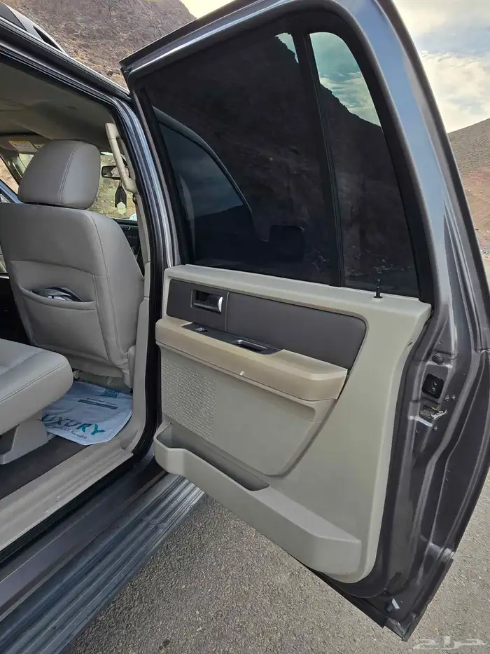 اكسبديشن موديل 2010وكاله 8