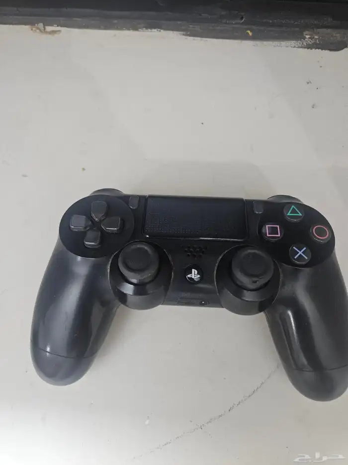 يد سوني فور نظيفه اصليه مافيها درفت ماقد انفكت للبيع 70ريال 0