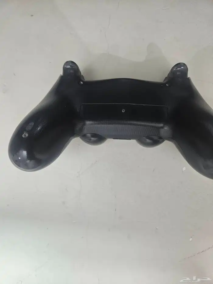 يد سوني فور نظيفه اصليه مافيها درفت ماقد انفكت للبيع 70ريال 1