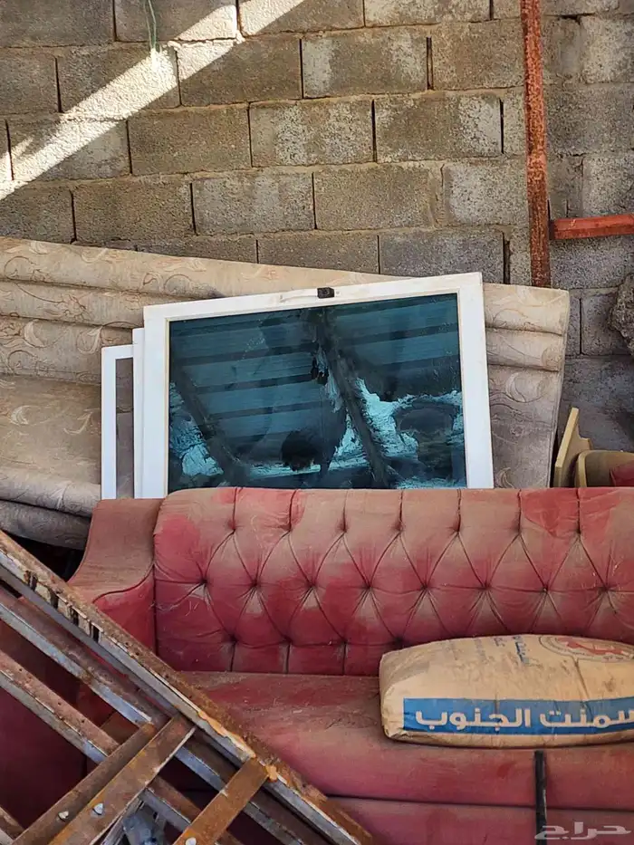 صندقه حديد للبيع 6 4 5