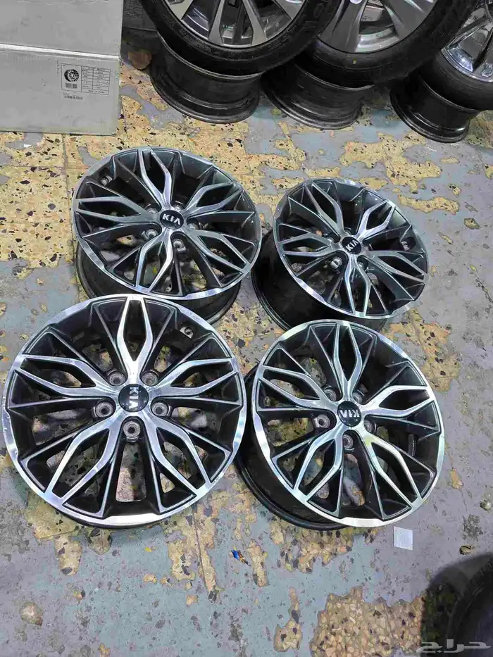 جنوط كيا فايف 2023 مقاس 17 اصلي وكاله نضيف مره 4 حبات 0