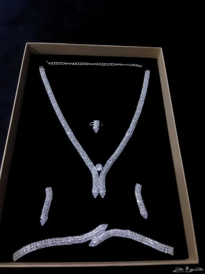 طقم اكسسوار جديد للبيع 0