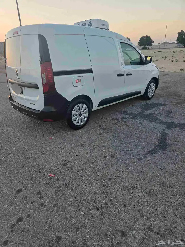 رينو دوكر 2023اكسبرس ثلاجة 3