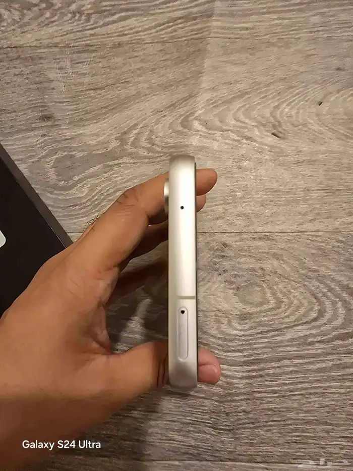 اس 23اف اي نظيف مع كرتونه نسخه 256جيجا ومعاه كفرات كانه يديد 2