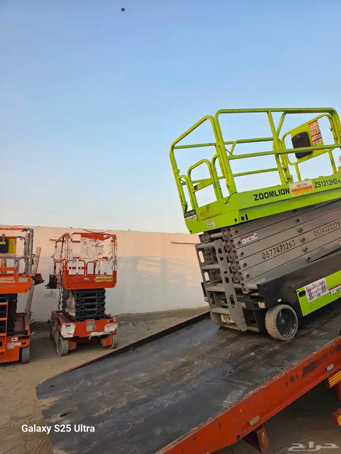 سيزرلفت 12متر للايجار سيزرلفت 10متر للايجار رافعه مقصيه 8متر 4