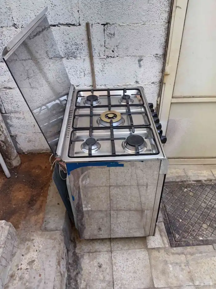 غاز 5 عيون للبيع نضيف شرط 1