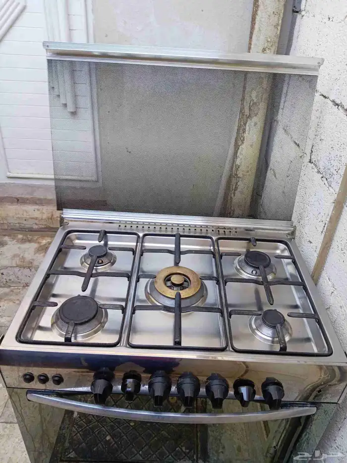 غاز 5 عيون للبيع نضيف شرط 3