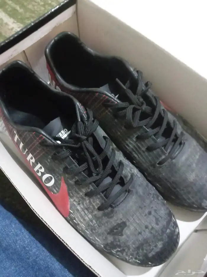 حذاء كرة قدم مستعمل جديد مقاس 44 0