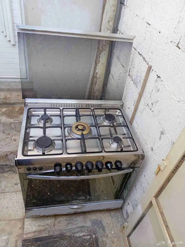 غاز 5 عيون للبيع نضيف شرط 0