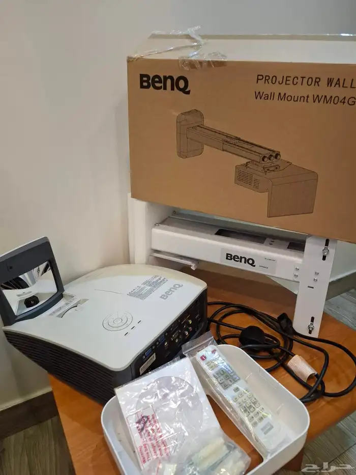 بروجكتر للبيع BenQ جديد بكرتونه موديل Mw855ust 3