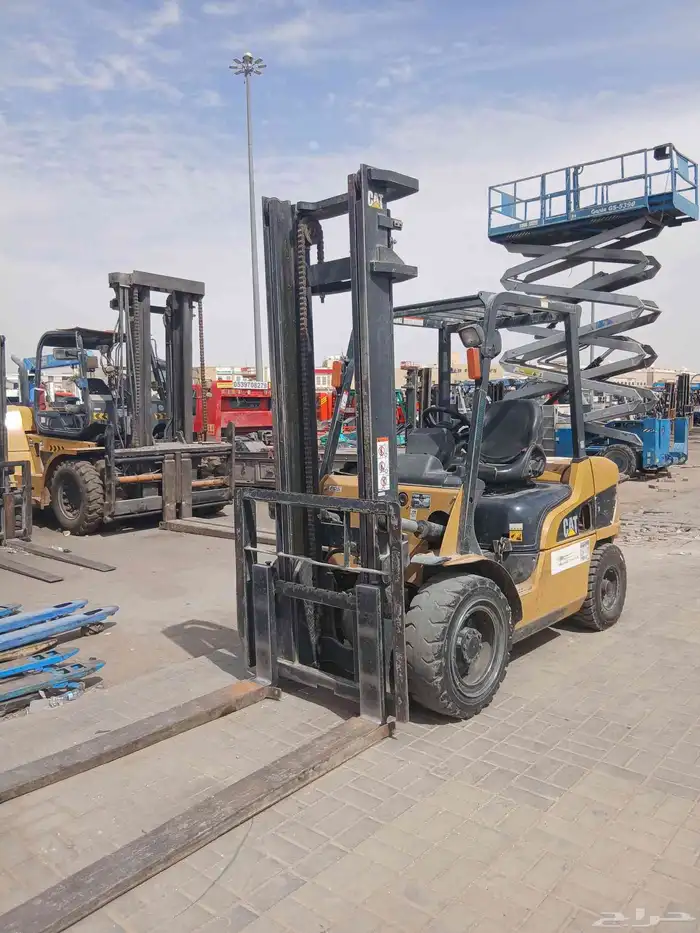 يوجد جميع انواع المعدات الثقيلات من جرين 7طن الى كرين 300طن 8