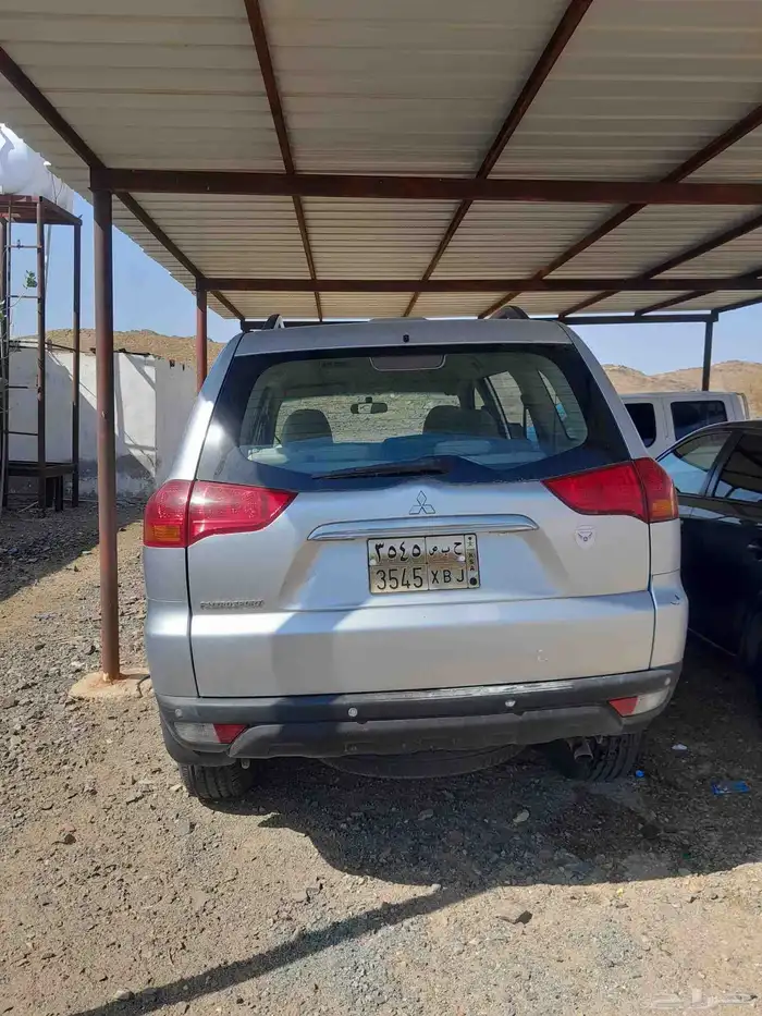 النوع متسوبيشي سبورت موديل 2013 عداد 188000 مكينه 3500 نو 2