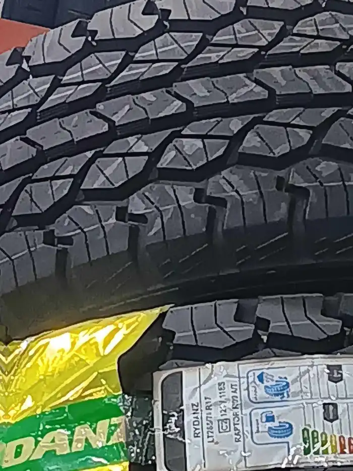 كفرات ريدنز نص حجري جديد عرض265 70 17 0