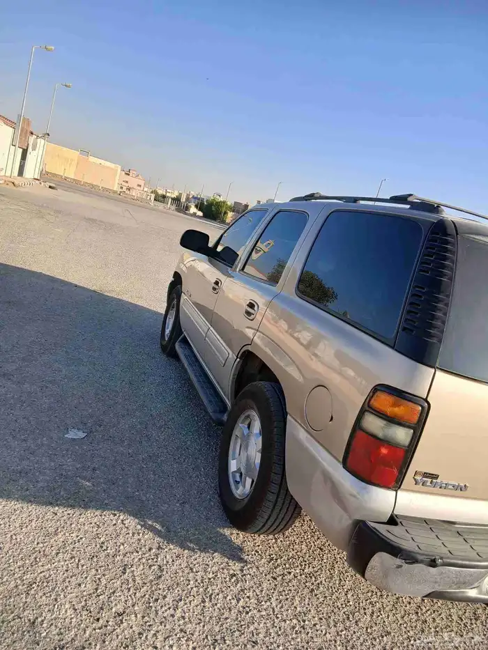 جمس يوكن موديل 2005 قير تماتيك نظيف..مغير جميع استهلاكياته 5