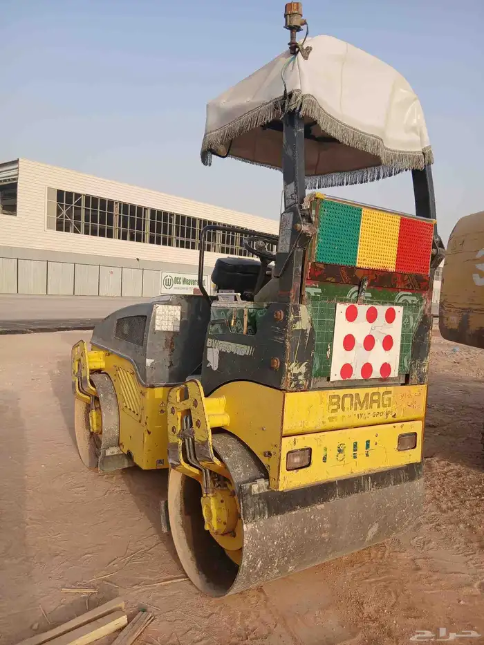 يوجد جميع انواع المعدات الثقيلات من جرين 7طن الى كرين 300طن 7