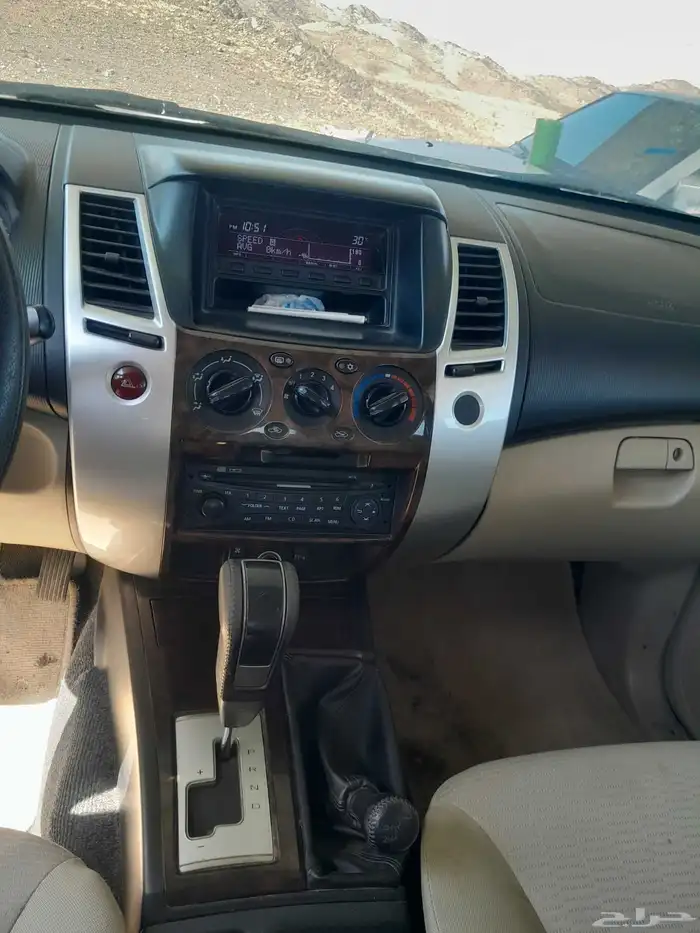 النوع متسوبيشي سبورت موديل 2013 عداد 188000 مكينه 3500 نو 4