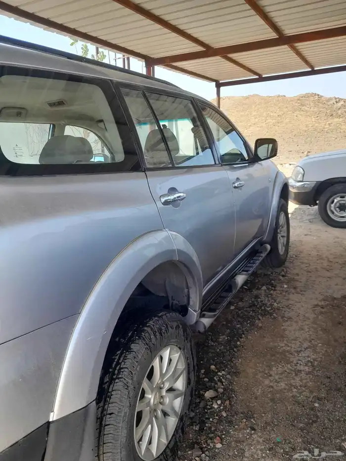 النوع متسوبيشي سبورت موديل 2013 عداد 188000 مكينه 3500 نو 1