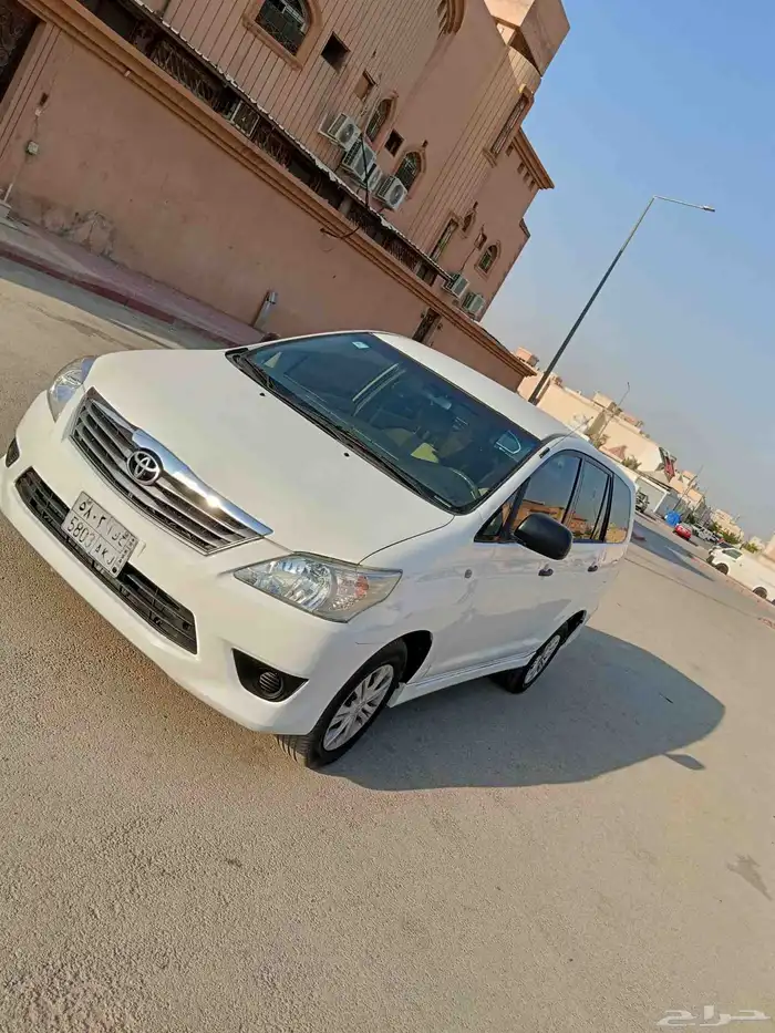 تويوتا انوفا 2015 1